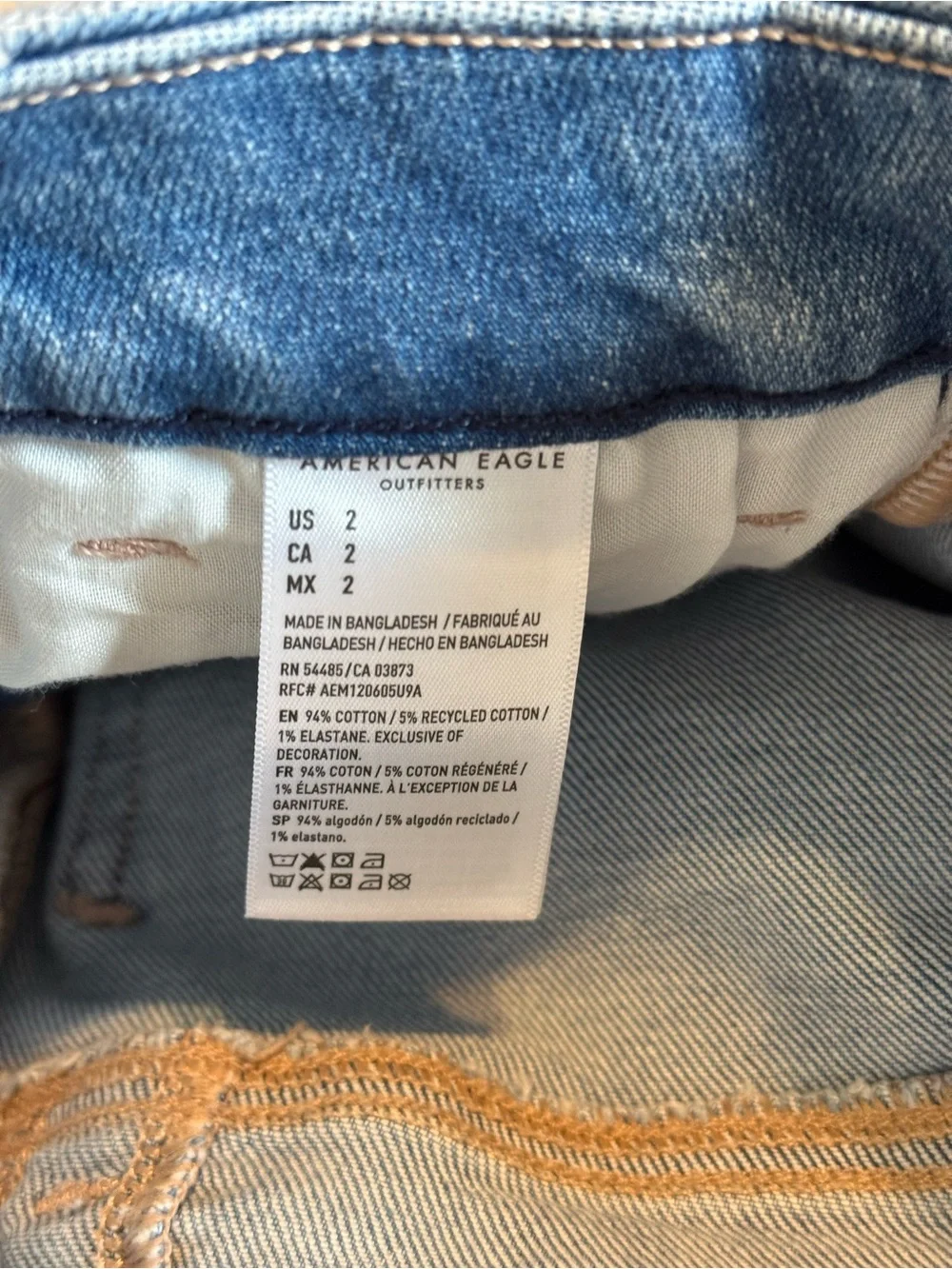 American Eagle Curvy Mom Denim Shorts Light Wash Size 2 High Rise